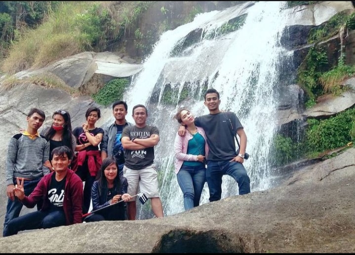 Air Terjun Sinamimbo menjadi tempat wisata di Kabupaten Toba Samosir yang favorit bagi kalangan anak muda.