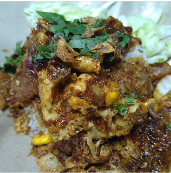 Babat gongso adalah makanan yang terbuat dari daging ayam dan makanan ini merupakan makanan khas Semarang