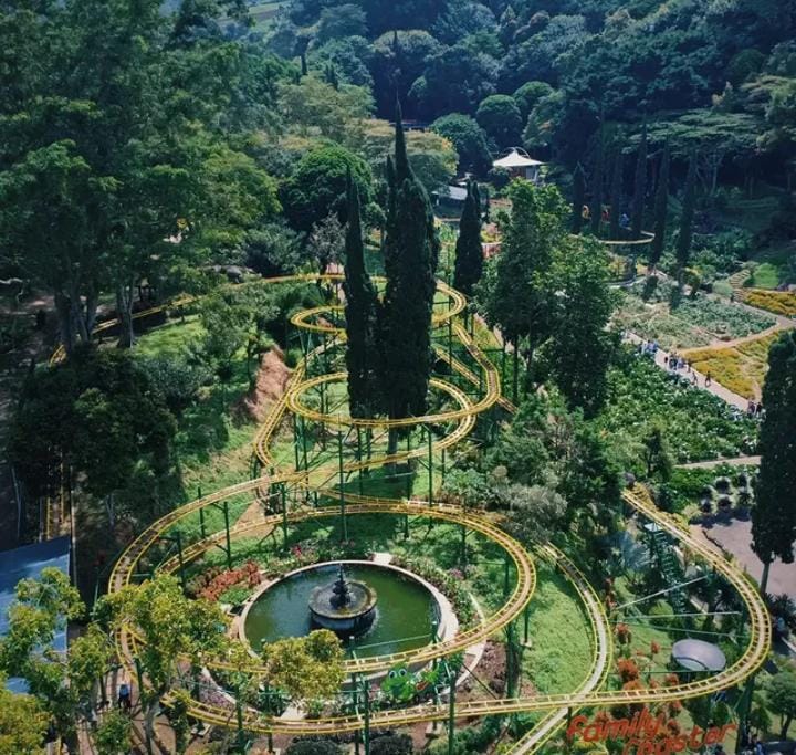 Taman selecta merupakan tempat wisata di Malang yang terbaik untuk kamu kunjungi ketika liburan telah tiba.